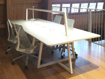 READ & MEET - Rectangular meeting table with cable management by CUF Milano - view 2